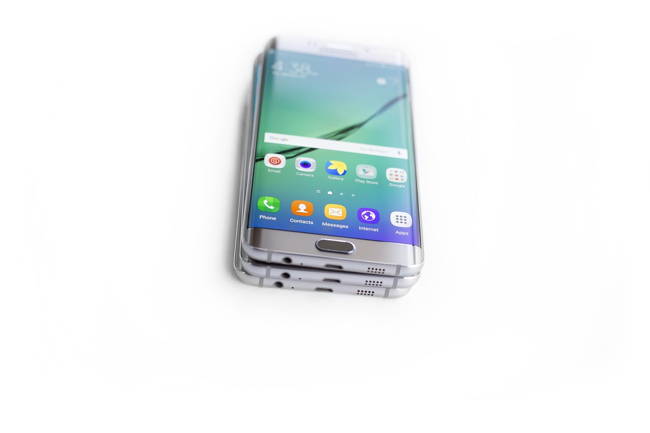 三星Galaxy S7 Edge 7100白色款閃耀登場，最新報價一覽